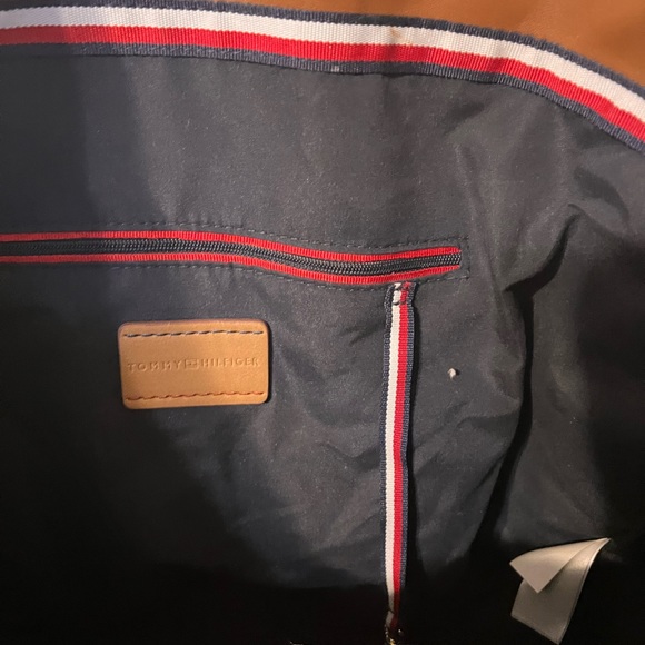 Tommy Hilfiger large Tote - Picture 4 of 8
